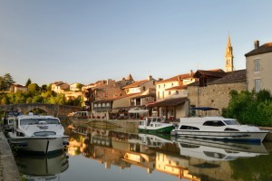 the old village tourism Nérac in French